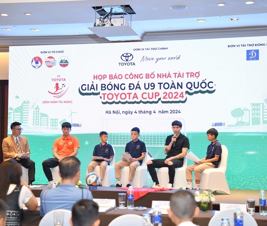 Đoàn Văn Hậu truyền lửa cho các cầu thủ nhí trước giải U9 toàn quốc 2024