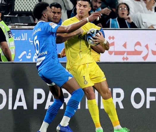 Ronaldo bị đuổi khỏi sân vì hành vi phi thể thao, doạ đánh trọng tài