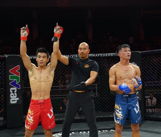 Trần Ngọc Lượng "hủy diệt" Bùi Trường Sinh, lấy suất tái đấu Robson Oliveira