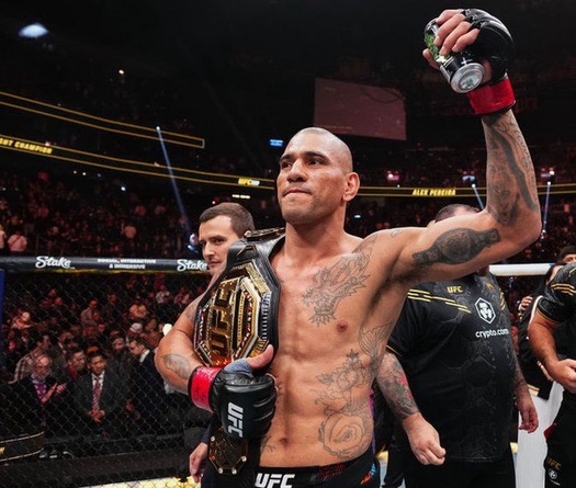 Alex Pereira muốn lên hạng nặng ngay sau UFC 300