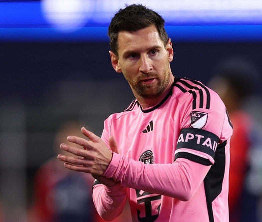 Messi còn kém Ronaldo bao nhiêu bàn sau khi lập cú đúp cho Inter Miami?