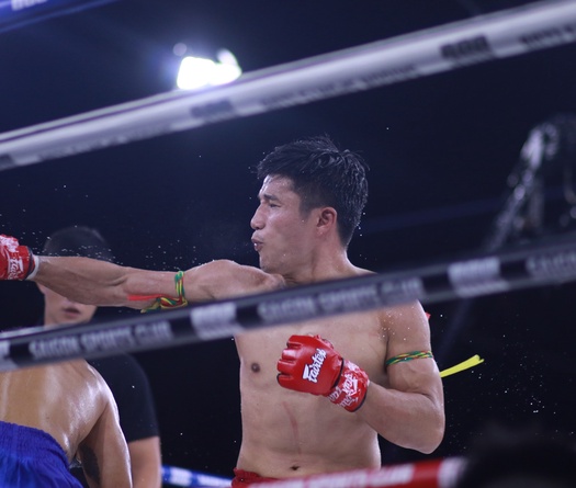 Minh Phát đánh đối thủ bỏ cuộc, vào bán kết Road To ONE Việt Nam