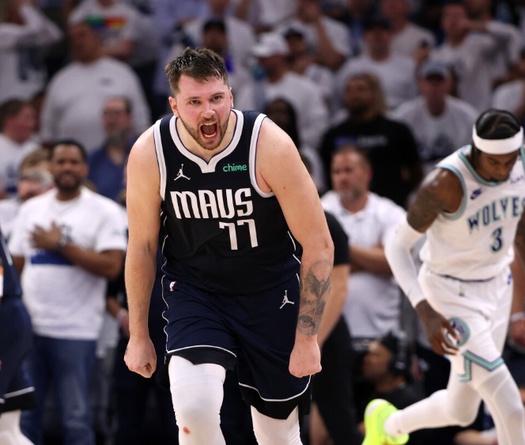 “Song sát" Luka Doncic - Kyrie Irving lên tiếng, Dallas Mavericks bất ngờ thắng Game 1 CK miền Tây