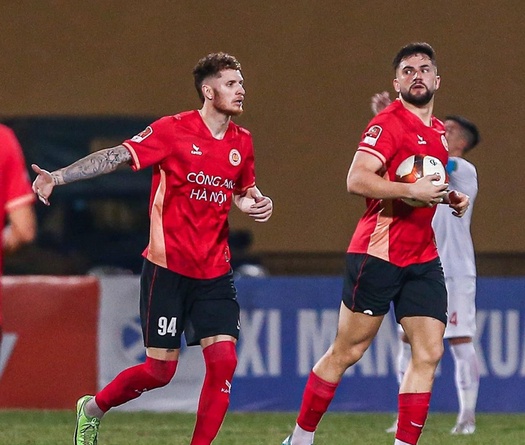 HLV Trần Tiến Đại cùng CAHN nếm trái đắng trước ngày chuyển giao cho Mano Polking