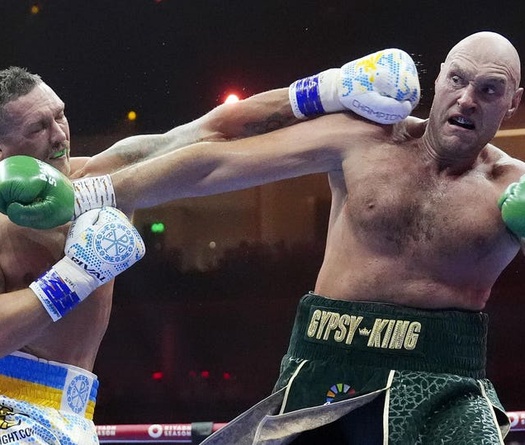 Tyson Fury dời lịch tái đấu Oleksandr Usyk