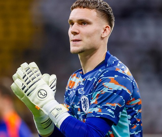 Tuyển Hà Lan trình làng thủ môn trẻ nhất Euro sau 60 năm