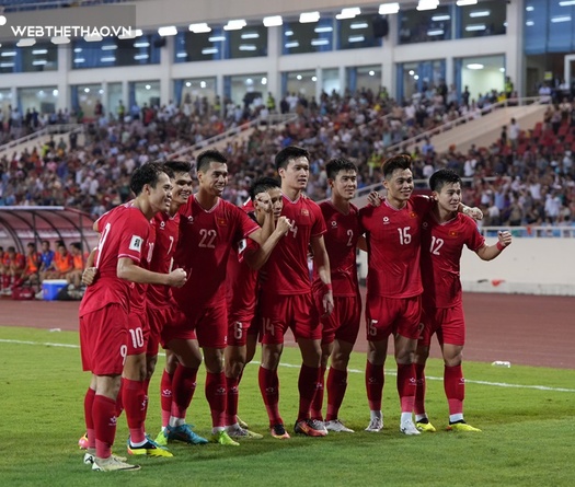 Nụ cười trở lại với đội tuyển Việt Nam sau hơn 200 ngày chìm trong đêm đen