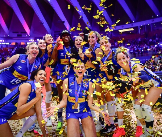 Dập tắt nỗ lực của Nhật Bản, bóng chuyền nữ Ý lần thứ 2 lên ngôi vô địch VNL