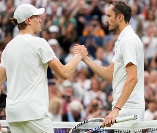 Kết quả tứ kết Wimbledon 2024: Sinner gục ngã trước Medvedev