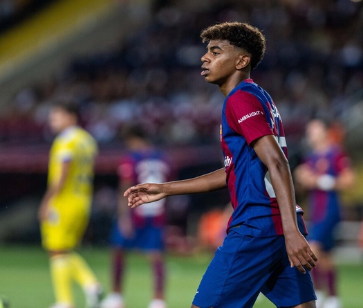 Lamine Yamal chọn số áo mà Messi từng mặc 3 mùa giải ở Barcelona