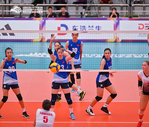 Đội tuyển bóng chuyền nữ Việt Nam thắng kịch tính ngày ra quân cúp Future Star