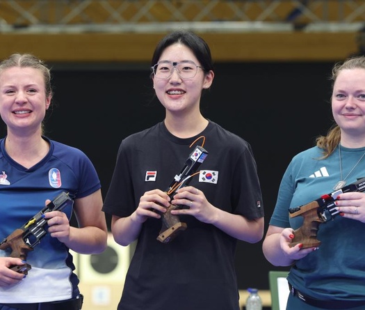 Nhà vô địch nội dung 25m súng ngắn thể thao của Trịnh Thu Vinh: Từ kỷ lục thế giới đến HCV Olympic ở tuổi 21 phi thường
