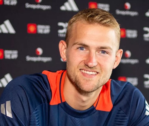 MU hoàn hất bộ đôi hậu vệ 60 triệu bảng từ Bayern Munich