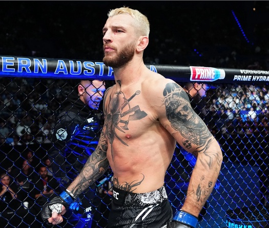  Dan Hooker tiết lộ UFC muốn lên lịch đấu với Charles Oliveira