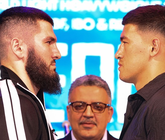 Artur Beterbiev - Dmitry Bivol đối mặt, huyền thoại làng Boxing nghiêng về ai?