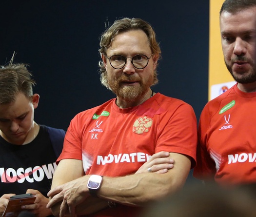 HLV Karpin muốn Nga đá nghiêm túc, thắng Việt Nam lẫn Thái Lan