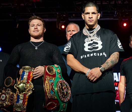 Canelo Alvarez nhận bao nhiêu tiền khi bảo vệ 3 chiếc đai hạng siêu trung trước Edgar Berlanga?