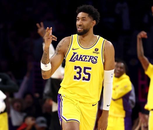 Chưa đấu đã thiệt quân, Los Angeles Lakers mất bigman quan trọng giai đoạn đầu mùa giải