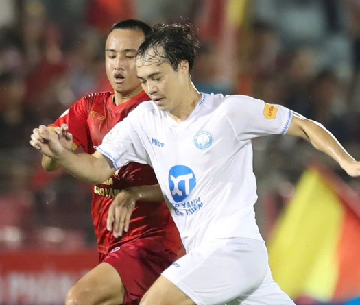 Cú sốc ngày mở màn V.League 2024/25: ĐKVĐ Nam Định thất bại trước Hà Tĩnh