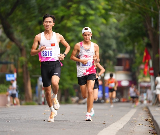 Nhà vô địch SEA Games từng "mất tích" Lê Tiến Long bất ngờ trở lại đường chạy giải Hànộimới 2024