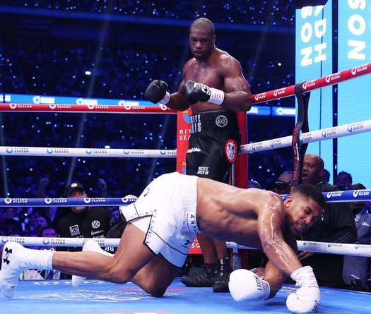Anthony Joshua tụt hạng thê thảm sau trận thua Daniel Dubois