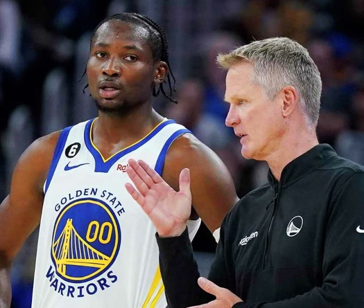 Chuyển nhượng NBA: Lộ diện cái tên bị Warriors bỏ rơi trong “cuộc chiến gia hạn hợp đồng"