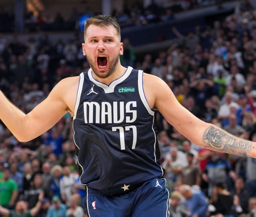 Kyrie Irving khuấy đảo, Luka Doncic “vẽ tuyệt phẩm" từ logo giúp Dallas hạ gục Timberwolves