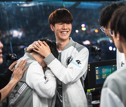Tin chuyển nhượng LMHT 10/11: TheShy trở về IG? Chovy và Ruler giảm lương để tái hợp?