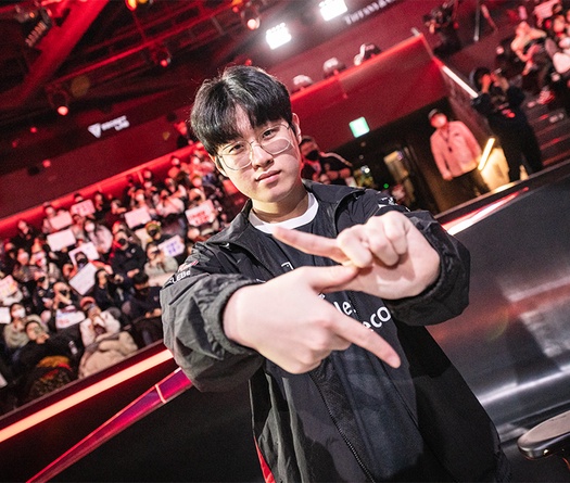 Toàn cảnh vụ việc Zeus chia tay T1, gia nhập HLE