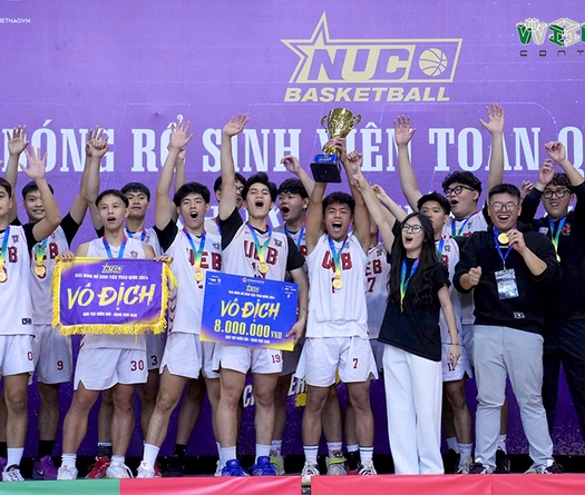 Quân Lê, “Mike” Hào chào sân NUC, lập tức Đại học Kinh Tế - ĐH Quốc gia Hà Nội đến ngôi vô địch