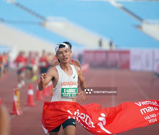 Nguyễn Thị Oanh và Hoàng Nguyên Thanh lên ngôi ở giải Viettel Marathon 2024 chặng Việt Nam