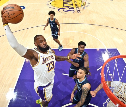 Hé lộ lý do LeBron James “biến mất” trong 7 ngày rồi tái xuất mạnh mẽ cùng Los Angeles Lakers