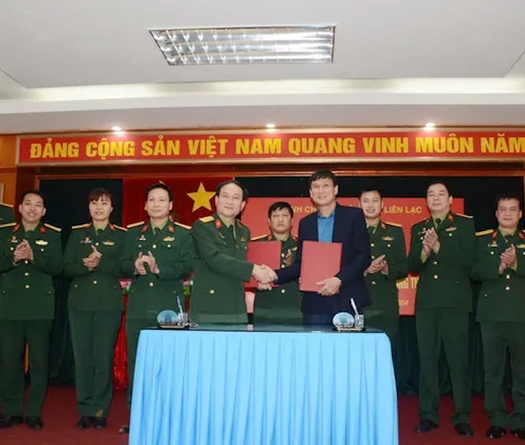 HLV Phạm Văn Long xúc động trong ngày trở lại "mái nhà xưa" BTL Thông Tin