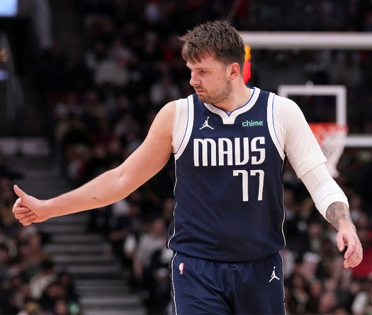 Vận xui đeo bám Luka Doncic: Vừa chấn thương lại mất hơn 760 triệu đồng