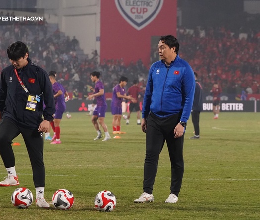 Thủ môn huyền thoại Hàn Quốc chia tay tuyển Việt Nam