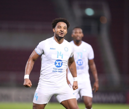 Xuân Son nhận “cú đúp” tin vui, HAGL lại dính phạt nguội vì thẻ vàng