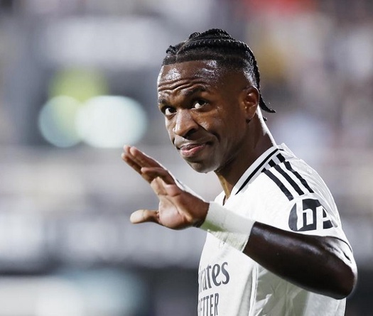 Vinicius cân nhắc lời đề nghị “không thể từ chối” từ Saudi Arabia