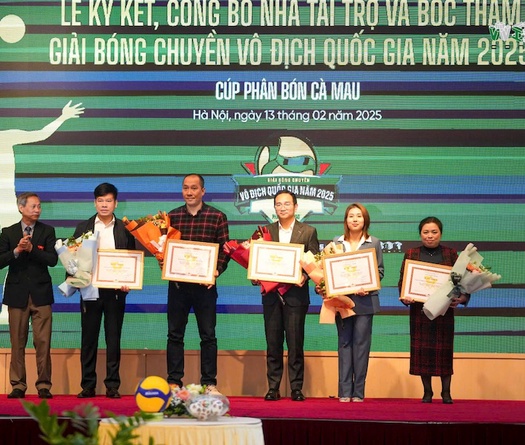 Nỗ lực đóng góp cho bóng chuyền Việt Nam, Vietcontent nhận bằng khen từ Uỷ ban Olympic