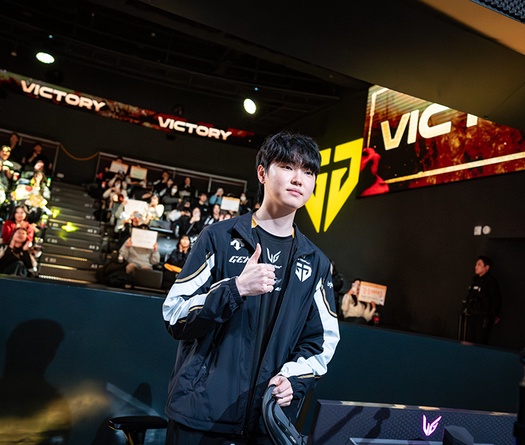 Kết quả DK vs GEN LCK Cup 2025: Showmaker tiếp tục "ôm hận" trước Chovy