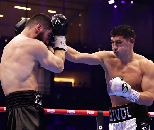 Dmitry Bivol lật ngược thế cờ, đánh bại Artur Beterbiev ở "Chung cực chiến"