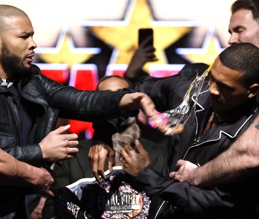 Sốc với drama Chris Eubank Jr... đập quả trứng vào mặt Conor Benn trước ngày so găng