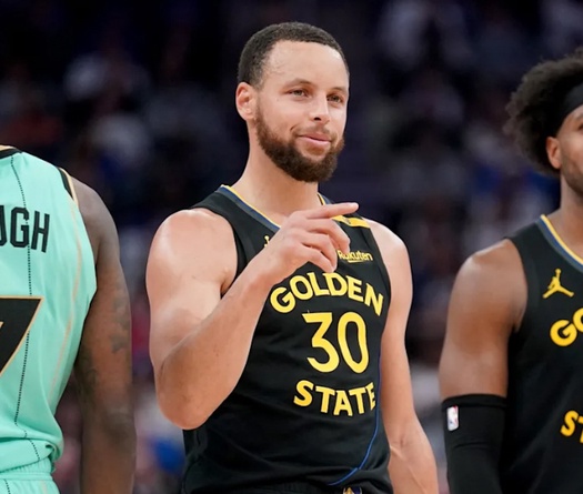 Vùi dập Charlotte Hornets 36 điểm, Golden State Warriors cán mốc 3.000 trận thắng tại NBA