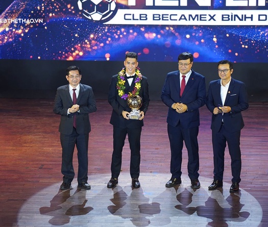 Tiến Linh lần đầu giành Quả bóng Vàng