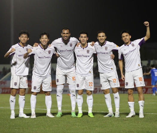 Quả bóng Vàng Tiến Linh góp công giúp Bình Dương trở lại đua vô địch V.League