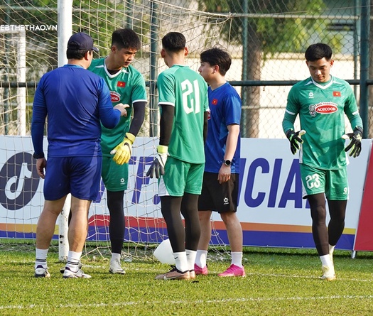 Đình Triệu chấn thương, cờ đến tay ai?