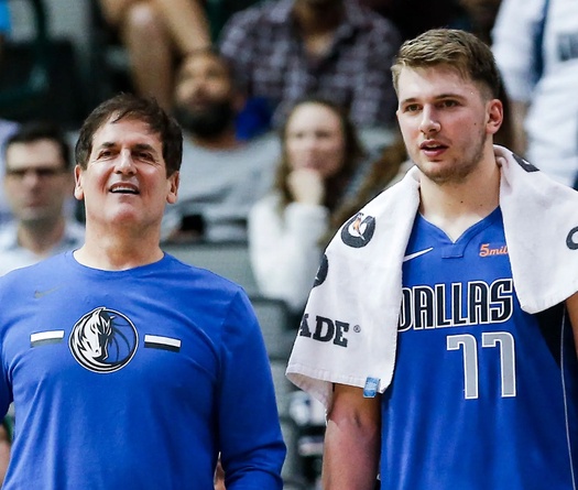 Tỷ phú Mark Cuban cũng như cả NBA, hoàn toàn bị che mắt trong bom tấn Luka Doncic