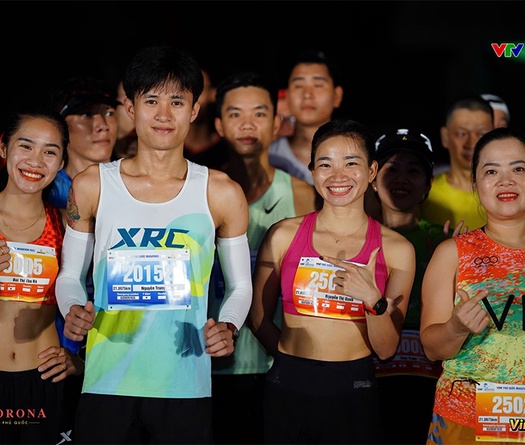 Những hình ảnh ấn tượng trên đường chạy VTV Phú Quốc Marathon 2025