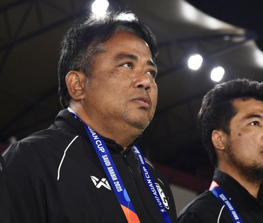 Chưa kịp trở về nhà, HLV Thái Lan bị sa thải vì lỡ vé dự World Cup