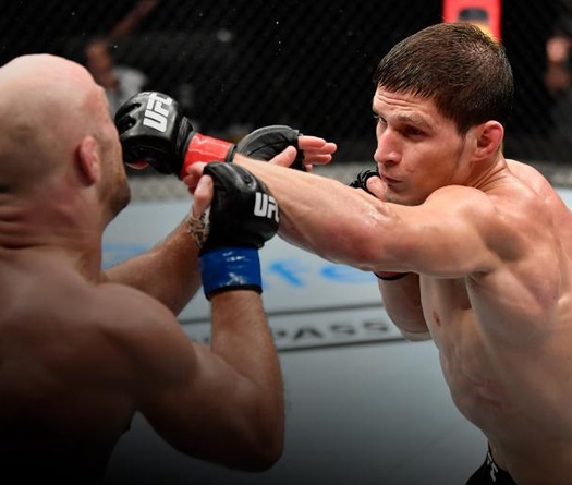 Võ sĩ UFC bất bại sẵn sàng "chấp wrestling" huyền thoại Alexander Volkanovski