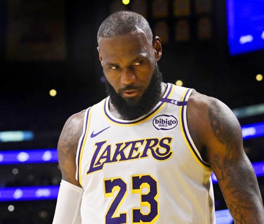 LA Lakers thắng trận NBA Playoffs 2025 đầu tiên khi… LeBron James đánh mất chính mình?